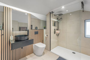 Bathroom - click for photo gallery